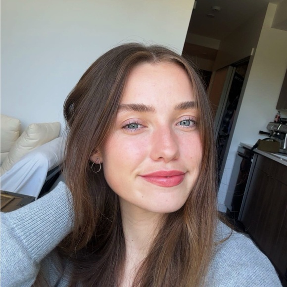 Meet your Posher, Tess - Picture 1 of 4